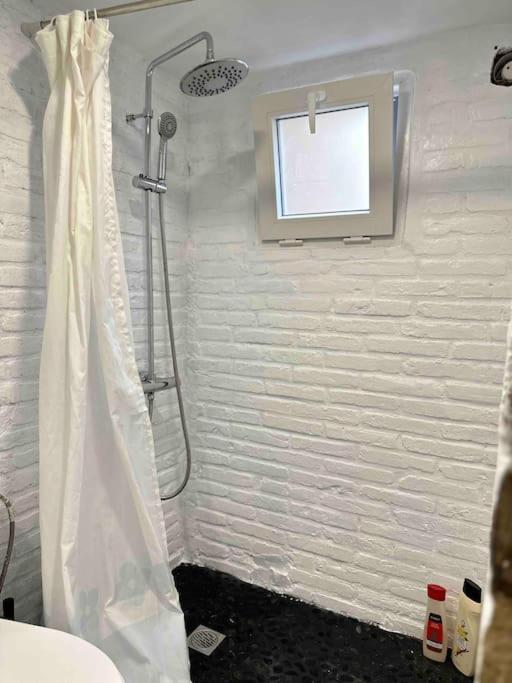 Cozy Apartamento En Ruzafa Para 2-4 Personas Con Aire Acondicionado Y Salida Directa A Terraza Valenza Esterno foto