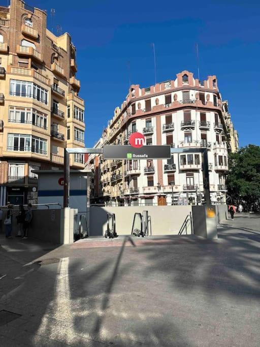 Cozy Apartamento En Ruzafa Para 2-4 Personas Con Aire Acondicionado Y Salida Directa A Terraza Valenza Esterno foto
